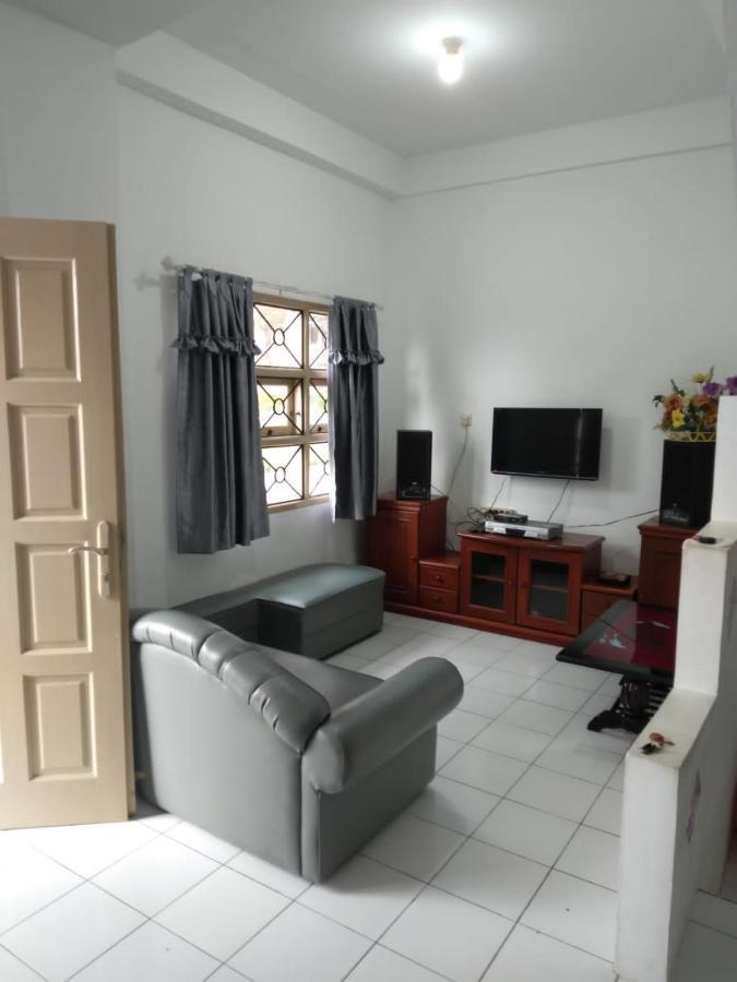Villa Bukit Indah Berastagi Ngoại thất bức ảnh
