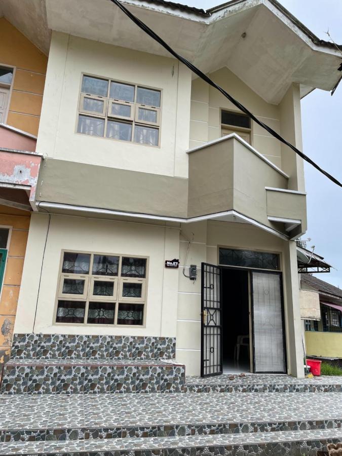 Villa Bukit Indah Berastagi Ngoại thất bức ảnh