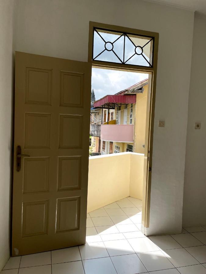 Villa Bukit Indah Berastagi Ngoại thất bức ảnh